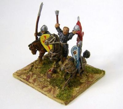 William The Conquerer - General
From Thistle & Rose.  The figure isn't produced any more. It was Thistle & Rose, which was distributed by Black Hat for a while in the UK, but the owner took back the license and they fell out of production. Flanked by 2 Dragons and Essex figures


Keywords: Norman ecrusader