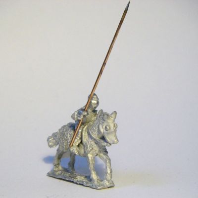 Man at Arms (mounted)
New casting from [url=http://www.donnington-mins.co.uk/]Donnington[/url], to be released at Salue 2009. These have a different sculptor to the "old" Donnington figures and will be sold under a different brand. This figure is from the 100YW range and features the cast-on vamplate which has been drilled through to take a wire lance.
Keywords: barded 100YW