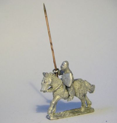 Man at Arms (mounted)
New casting from [url=http://www.donnington-mins.co.uk/]Donnington[/url], to be released at Salue 2009. These have a different sculptor to the "old" Donnington figures and will be sold under a different brand. This figure is from the 100YW range and features the cast-on vamplate which has been drilled through to take a wire lance.
Keywords: barded 100YW