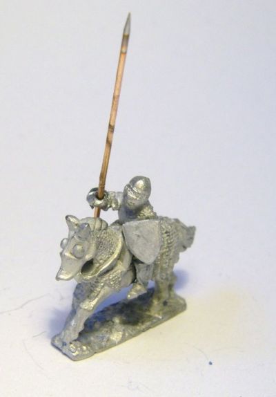 Man at Arms (mounted)
New casting from [url=http://www.donnington-mins.co.uk/]Donnington[/url], to be released at Salue 2009. These have a different sculptor to the "old" Donnington figures and will be sold under a different brand. This figure is from the 100YW range and features the cast-on vamplate which has been drilled through to take a wire lance.
Keywords: barded 100YW