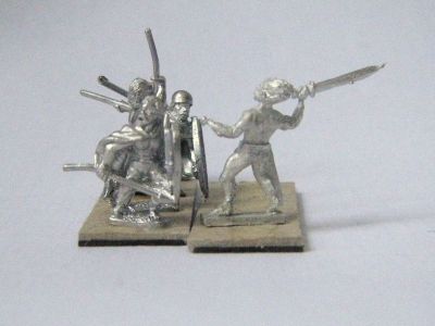 Unclothed Gallic Warriors from Fantassin
Shots of new Gallic range (pack code AGL-03) from Fantassin / [url=http://www.warmodelling.com]Warmodelling.com[/url] (on right) vs Essex Celts to show relative size 
Keywords: Gallic Galatian
