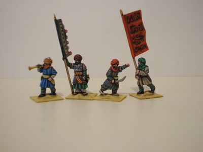 Crusade Era Arab infantry command (officer, standard-bearer in 2 variants, trumpeter)
Arabs from [url=http://www.legio-heroica.com/Musulmani-en.html]Legio Heroica[/url], pics supplied by the manufacturer 
Keywords: Arab fatimid seljuk ayyubid mamluk berber abbasid