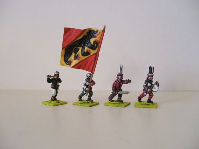 1450-90 Swiss Officers
Swiss from [url=http://www.legio-heroica.com]Legio Heroica[/url] images provided by the manufacturer. Infantry command (Officer, standard bearers, musicians) - Standard bearers may be different from the one illustrated.
Keywords: Swiss