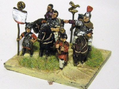 Roman General, mixed figures
Using Essex, Magister Militum, LKM figures
Essex pointing mounted officer
MM - foot 
LKM - other mounted figures
Keywords: LIR EIR