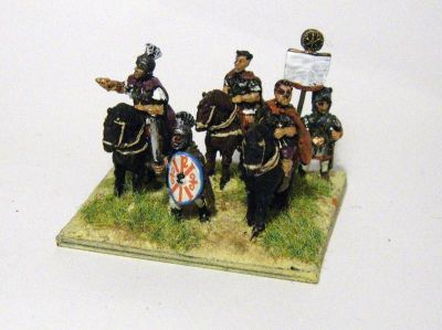 Late Roman Generals
Using Essex, Magister Militum, LKM & Donnington figures
Essex pointing mounted officer
Donnington - foot officer with white shield
MM - other foot 
MM - mounted draco standard (staff drilled out and replaced with wire)
Keywords: EIR LIR