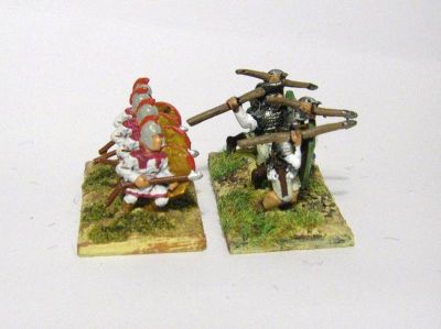 Late Roman Auxilia
Essex Auxilia and Donnington armoured auxilia. Not sure if the Essex figure has been replaced in their range by new castings?
Keywords: LIR EIR