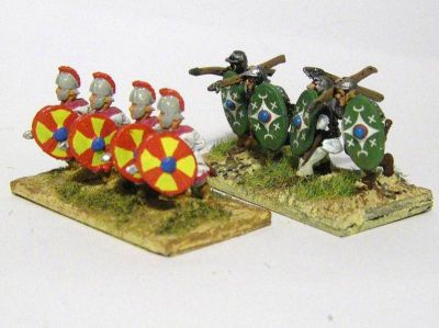 Late Roman Auxilia
Essex Auxilia and Donnington armoured auxilia. Not sure if the Essex figure has been replaced in their range by new castings?
Keywords: LIR EIR