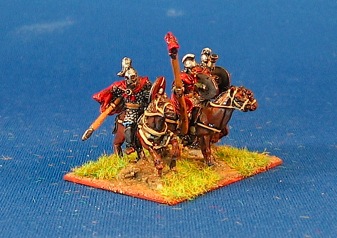 Romano British General
Painted by Bob in Edmonton [url=http://web.mac.com/bob.barnetson/iWeb/EWG/Welcome.html]His blog with more great painting is here[/url]
Keywords: LIR romano