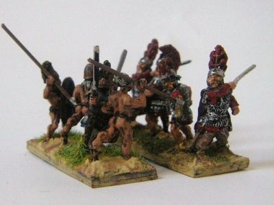 Comparing Testudo figures with Xyston & Warmodelling
Testudo Romans/Gauls (all painted as Romans) next to other manufacturers stuff  (Xyston & Warmodelling Gauls)
Keywords: LRR Gallic ancbritish