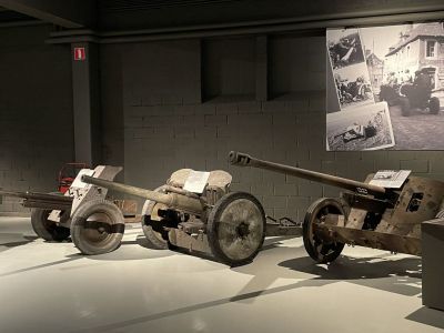AT guns (German, Russian)
