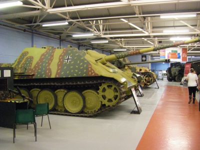 Jagdpanther
Jadgpanthers equipped heavy antitank battalions ( schwere Panzerj�ger-Abteilung ) and served mainly on the Eastern Front. In the West, they were first encountered in very small numbers late in the Battle of Normandy, where the German 654 schwere Panzerj�ger-Abteilung ("654th Heavy Antitank Battalion") deployed about 12 Jagdpanthers against British units. Later, significant numbers were concentrated in the West for the Ardennes Offensive.
