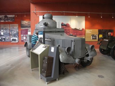 Crossley Armoured Car 
In 1923 Crossley supplied a number of chassis to Vickers at Crayford to be fitted with armoured car superstructure. Completed vehicles were sold to India (approx 100), Britain, South Africa, Canada, Argentina (six supplied in 1927) and Japan (12 supplied in 1925).
