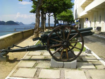 Images from Fort Copacabana, Rio
[url=http://en.wikipedia.org/wiki/Fort_Copacabana]Fort Copacabana, Rio[/url] contains the Museum of the History of the Brazilian Army and a coastal defense fort, Fort Copacabana
