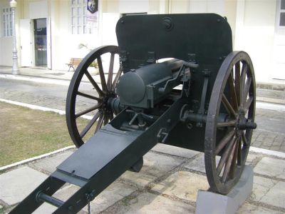 Images from Fort Copacabana, Rio - 5-barrel quick-firing gun
[url=http://en.wikipedia.org/wiki/Fort_Copacabana]Fort Copacabana, Rio[/url] contains the Museum of the History of the Brazilian Army and a coastal defense fort, Fort Copacabana This is a 5-barrel quick-firing gun, each barrel being of 37mm. Brazil purchased this Hotchkiss revolving cannon, in 1876. 
