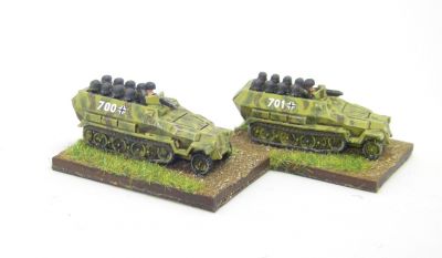 Red 3 Sdkfz 251 Hanomags 
Numbers from Pendraken 
