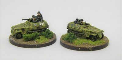 Red 3 Sdkfz 250 Recce
The crew come as drop-in blocks with the crew and gunner, gun and mantlet cast as a single piece. The crewman perched at the back is a separate Arrowhead tank rider
