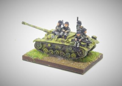 Pendraken StuG with long barrel, 
Arrowhead German tank riders added. StuG originally had short "infantry support" barrel but I lost it when stripping it down for a repaint!
