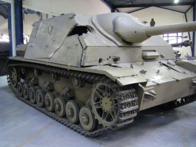 Panzer IV L/70 late (A)
"A" stands for Alkett, a manufacturer of the StuG III, that was ordered to redesign the Jagdpanzer IV superstructure to be mounted onto a standard Panzer IV chassis. The Vomag design used a modified chassis permitting a very low silhouette, mounting the superstructure onto the original Panzer IV chassis required additional vertical steel plates mounted onto the chassis to counter height differences.
