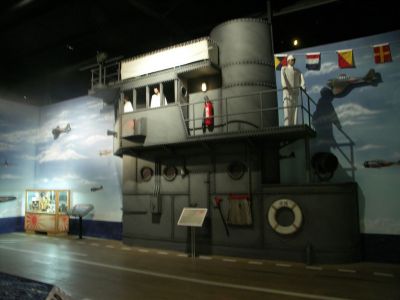 Pearl Harbour room 
Taken at the surprisingly impressive [url=http://www.armedforcesmuseum.com/]Armed Forces Museum[/url] in Largo, near Tampa, Florida
