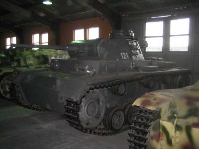 Pz III
Possibly an L - 5cm gun
