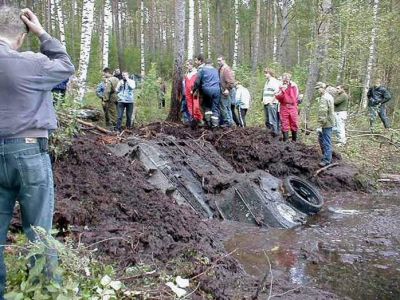 T34/76A recovered from an Estonian lake
T34/76A in German markings recovered (alledgedly in working order) from an Estonnian lake. Follow [url=http://www.englishrussia.com/?p=299]this link[/url] for the full story 
Keywords:  Russian German